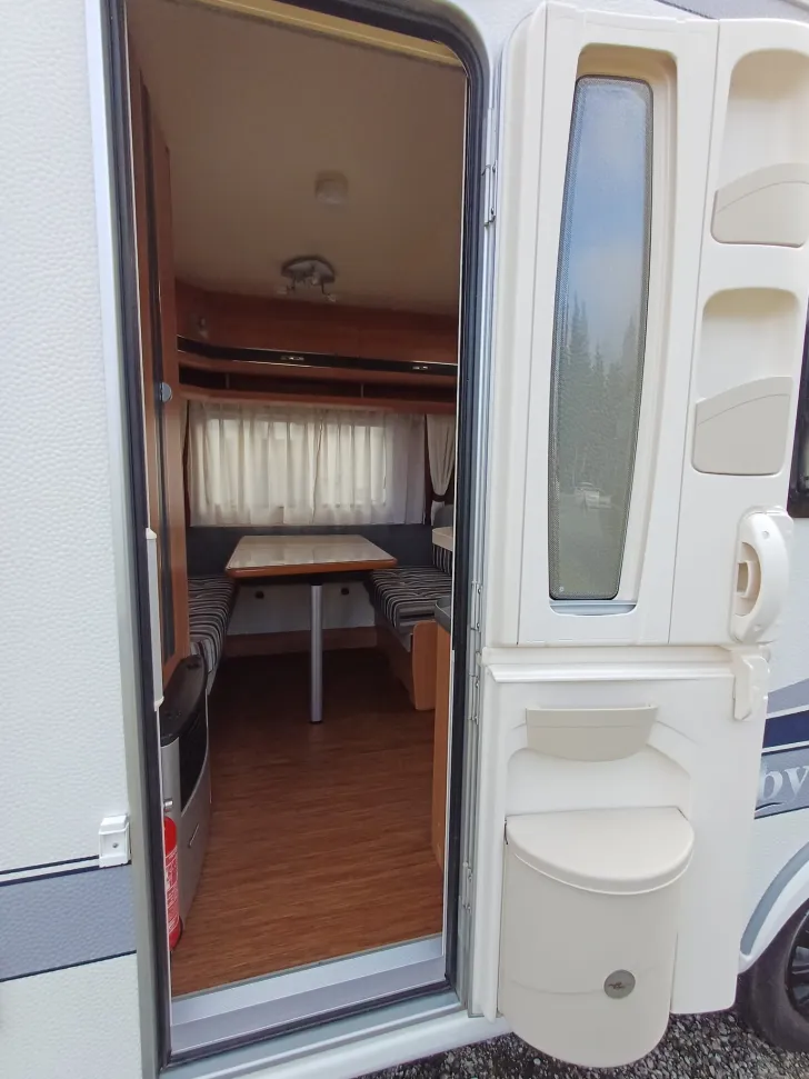 Fahrzeugbild Hobby De Luxe 440 SF #24