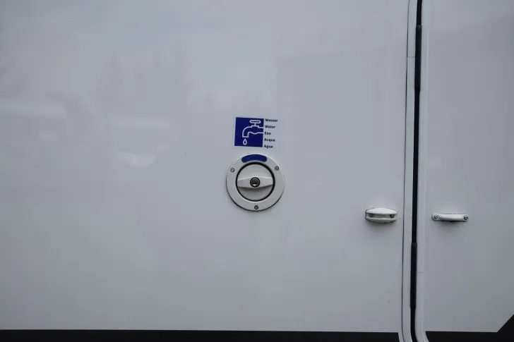 Fahrzeugbild Carado T447 pro+ *Hubbett* #29