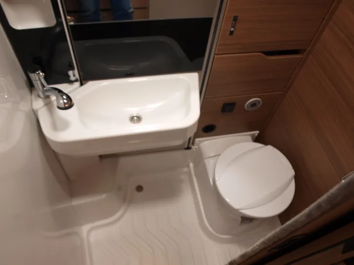 Fahrzeugbild Knaus Van TI 650 MEG VANSATION L-Sitz/Exl.Tür/Automatik #6