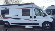 Seitlich Weinsberg CaraBus 600 MQ Automatik