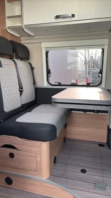 Sitzgruppe Weinsberg CaraBus 600 MQ Automatik