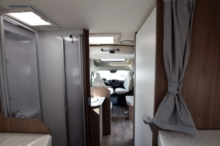 Fahrzeugbild Carado T447 pro+ *Hubbett*TV-Paket*Bettumbau* #20