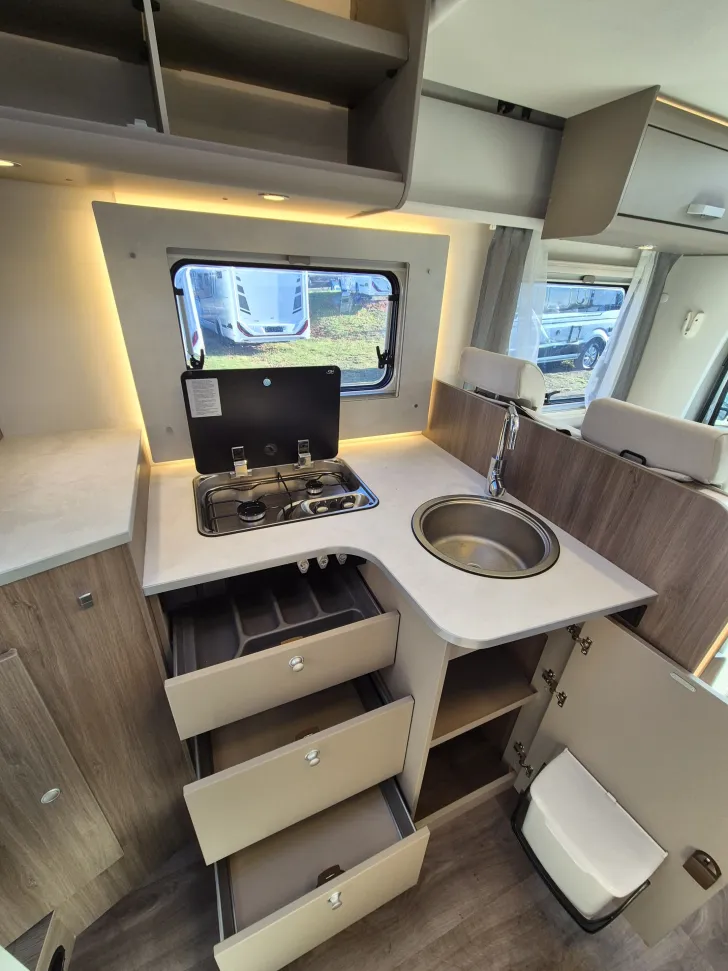 Fahrzeugbild Carado T338 pro+ *Safety-Paket*Hubbett*Automatik* #23