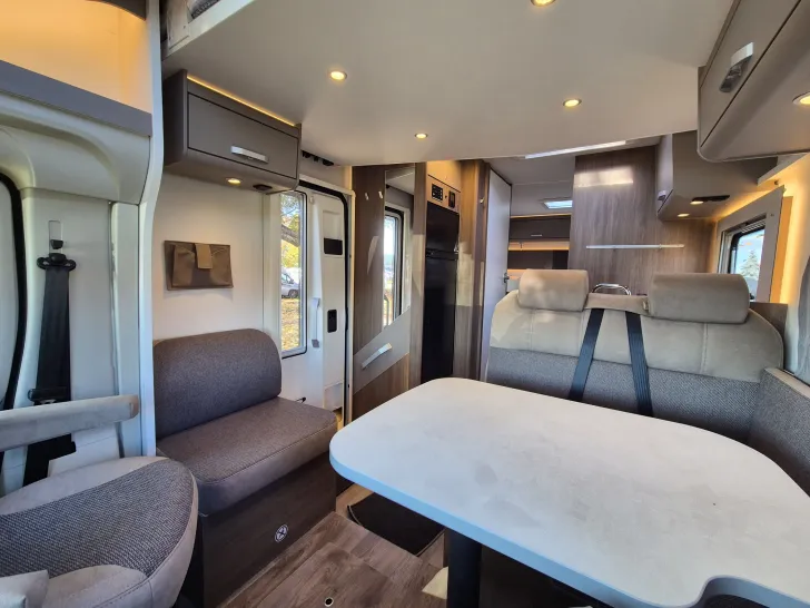 Fahrzeugbild Carado T447 pro+ *Safety-Paket*Hubbett*Holzrost* #13