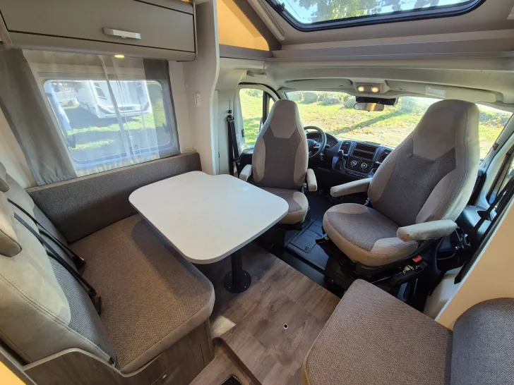 Fahrzeugbild Carado T447 pro+ *Safety-Paket*Hubbett*Holzrost* #14