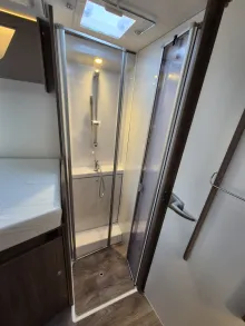 Fahrzeugbild Carado T447 pro+ *Safety-Paket*Hubbett*Holzrost* #26