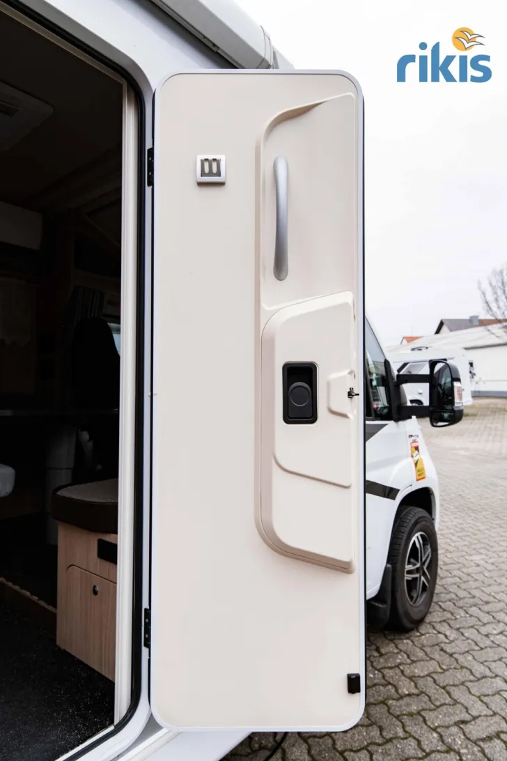 Fahrzeugbild Sunlight T 68 #9