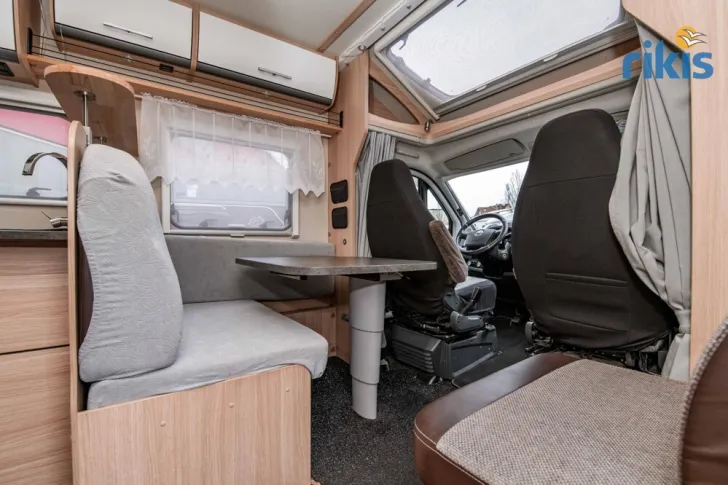 Fahrzeugbild Sunlight T 68 #10