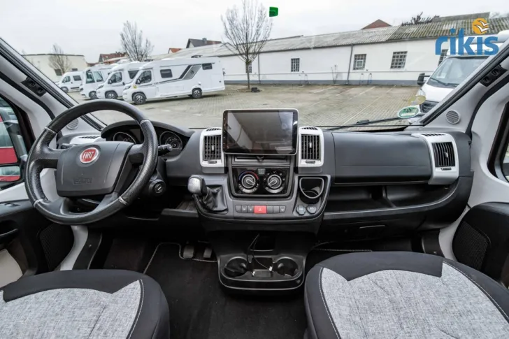 Fahrzeugbild Sunlight T 68 #12