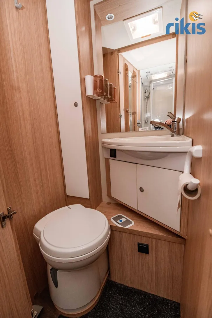 Fahrzeugbild Sunlight T 68 #18