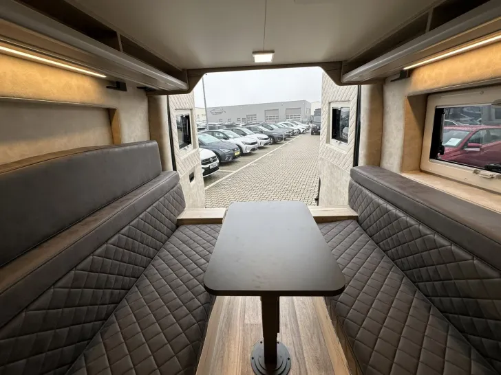 Fahrzeugbild Megamobil Mega Lounge 600 S 4x4 Truma 6 D+E Markise AHK Navi RFK #10