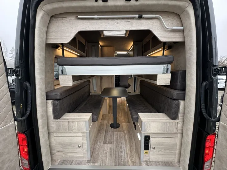 Fahrzeugbild Megamobil Mega Lounge 600 S 4x4 Truma 6 D+E Markise AHK Navi RFK #13