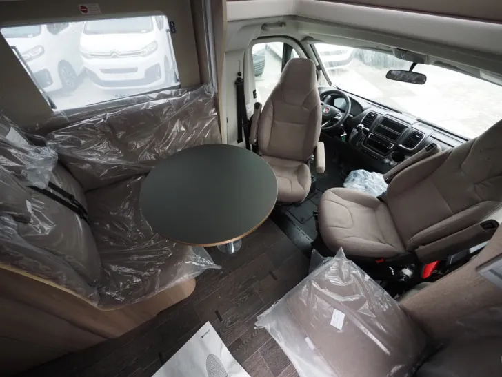 Fahrzeugbild Laika ECOVIP L 3009, 180 PS Maxi Autom., Hubbett #4