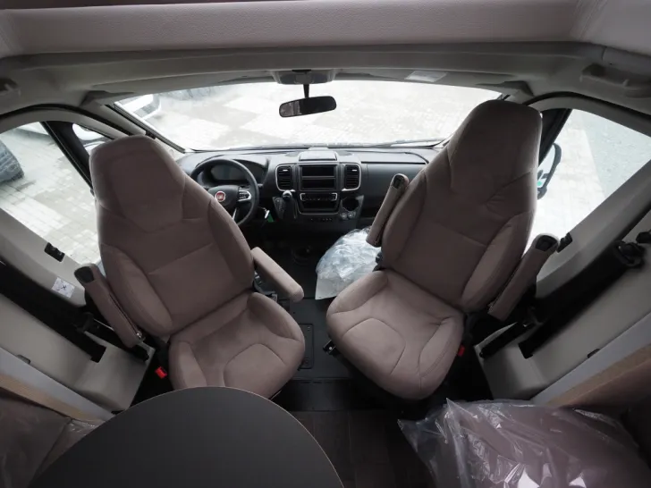 Fahrzeugbild Laika ECOVIP L 3009, 180 PS Maxi Autom., Hubbett #5