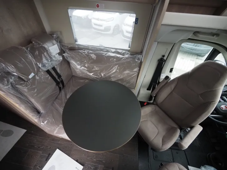 Fahrzeugbild Laika ECOVIP L 3009, 180 PS Maxi Autom., Hubbett #6