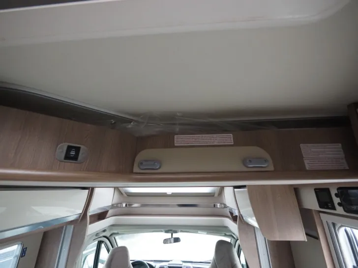 Fahrzeugbild Laika ECOVIP L 3009, 180 PS Maxi Autom., Hubbett #9