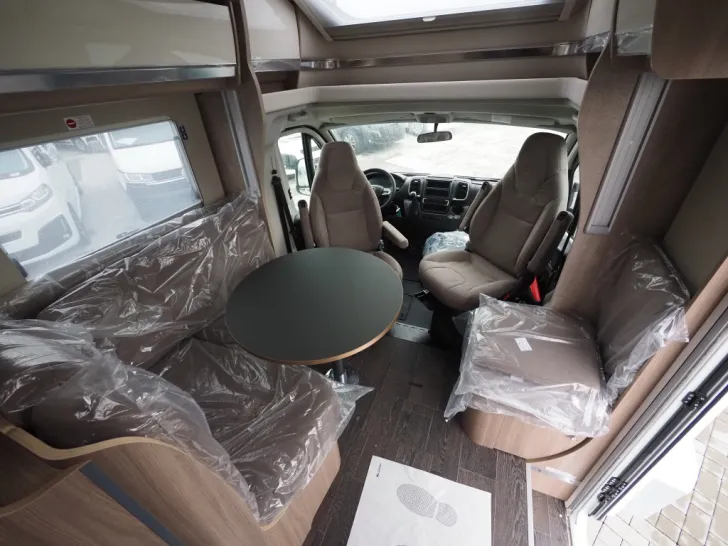 Fahrzeugbild Laika ECOVIP L 3009, 180 PS Maxi Autom., Hubbett #14