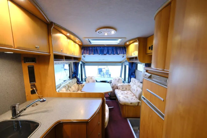 Fahrzeugbild Concorde Charisma I 720/1. Hand/Festbett/Hubbett/Garage #11