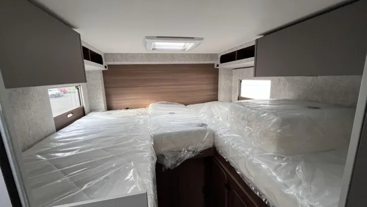 Fahrzeugbild LMC Cruiser 750 EF #11