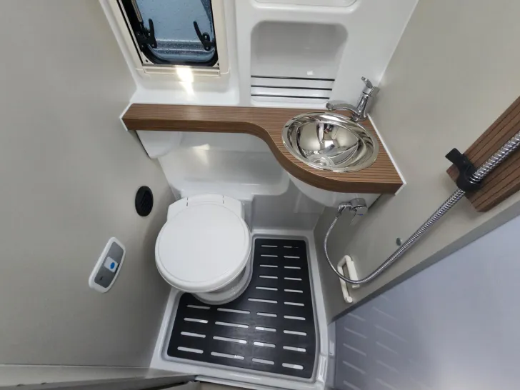 Fahrzeugbild Westfalia Columbus 600 D 180 PS Automatik Premium-Paket #8