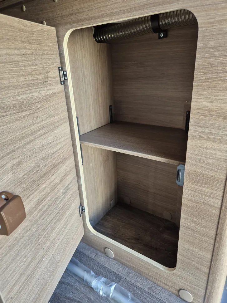 Fahrzeugbild Carado CV640 PRO+ Aufstelldach*Schwenkbad* #9