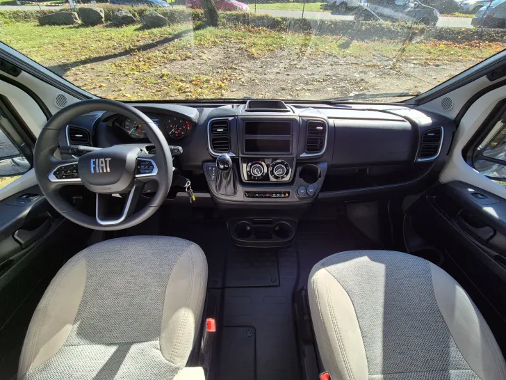 Fahrzeugbild Carado CV640 PRO+ Aufstelldach*Schwenkbad* #14