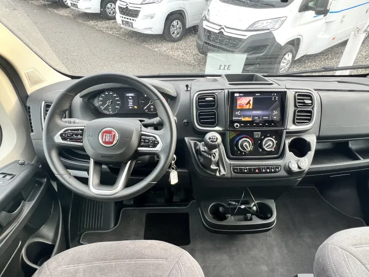 Fahrzeugbild Laika Kosmo L 409 mit Tageszulassung #25