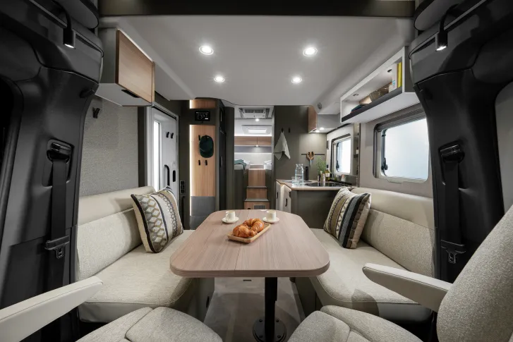 Fahrzeugbild Hymer GT-S 685 Face-to-Face, Raumbad, ab Mai #6