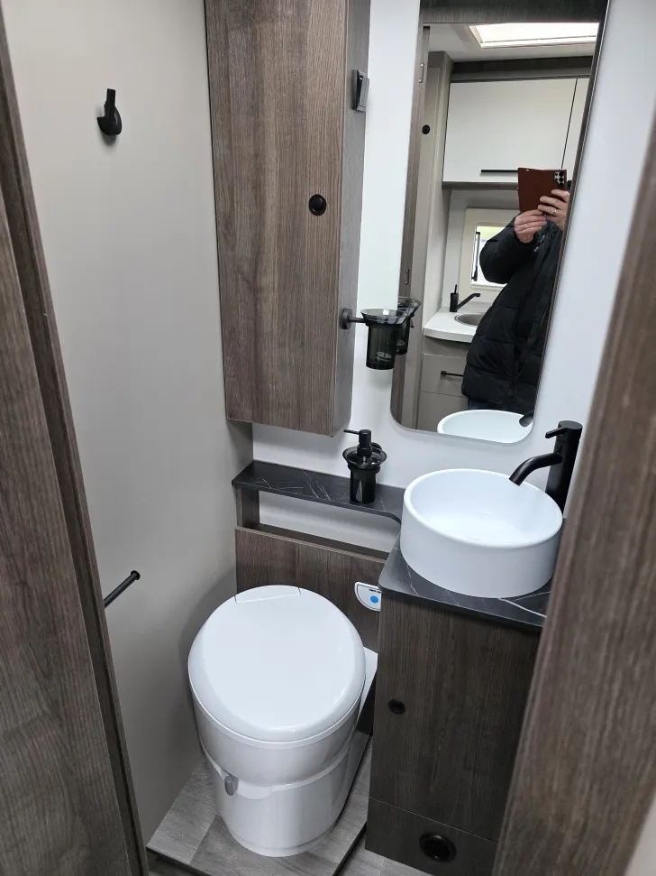 Fahrzeugbild Benimar Tessoro T444 Northautokap SOLAR MARKISE NAV #16