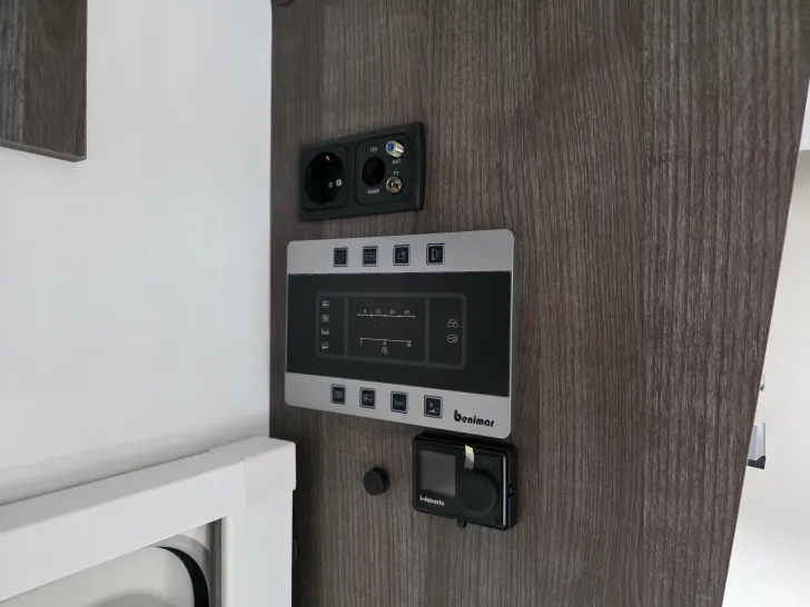 Fahrzeugbild Benimar Tessoro T444 Northautokap SOLAR MARKISE NAV #20