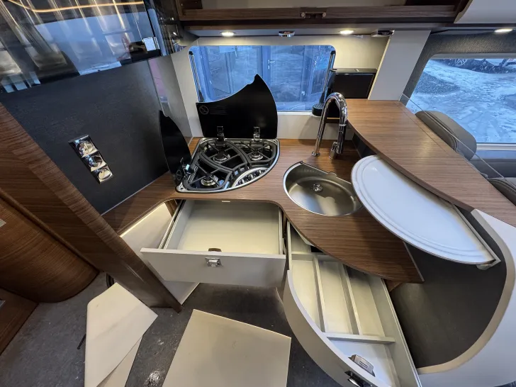 Fahrzeugbild Carthago chic c-line I 4.9 LE 35 Jahre Edition - 25.000,- € #12