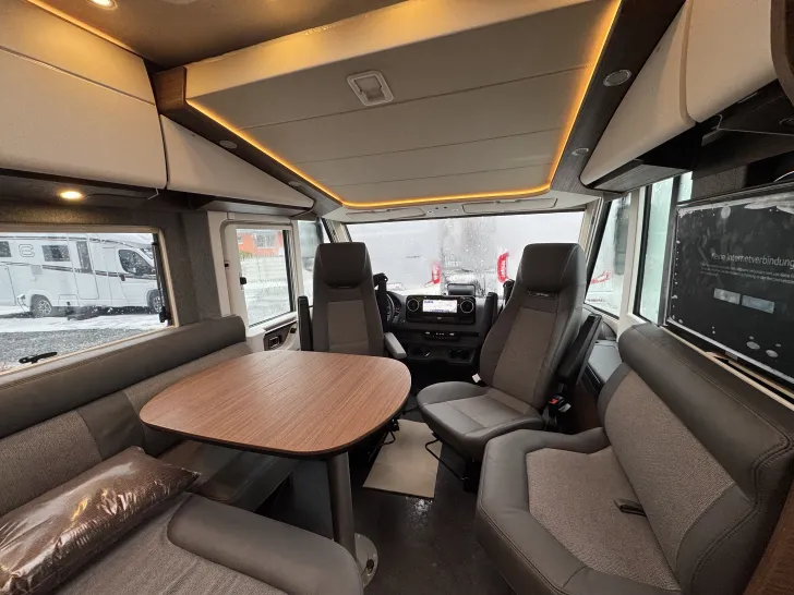 Fahrzeugbild Carthago chic c-line I 4.9 LE 35 Jahre Edition - 25.000,- € #7