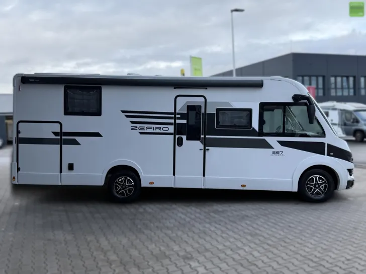 Fahrzeugbild Roller Team Zefiro 267 Integral 180PS 400W Solar 2xLithium #4