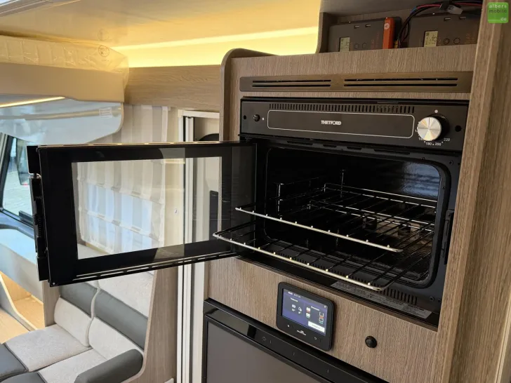 Fahrzeugbild Roller Team Zefiro 267 Integral 180PS 400W Solar 2xLithium #16