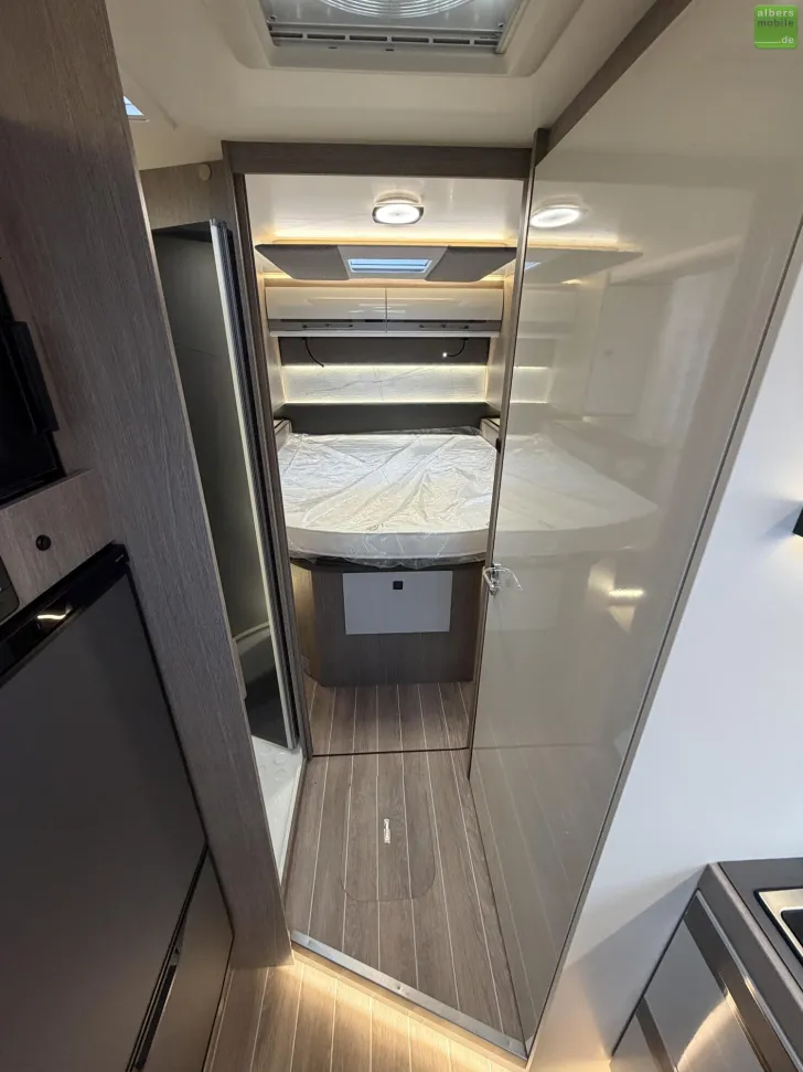 Fahrzeugbild Roller Team Zefiro 267 Integral 180PS 400W Solar 2xLithium #18