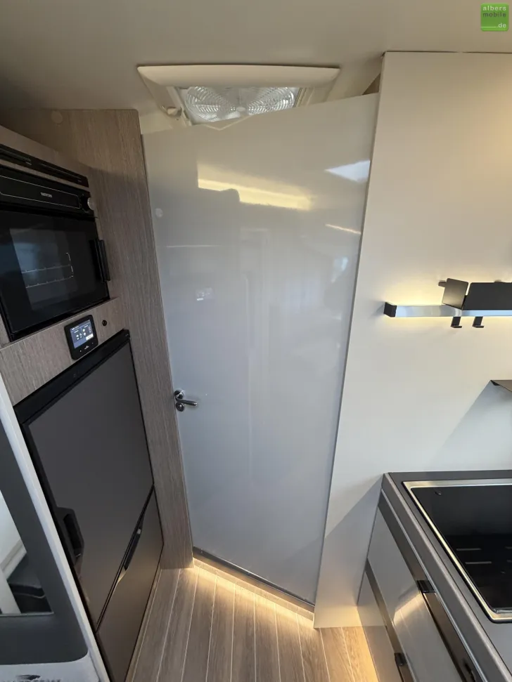 Fahrzeugbild Roller Team Zefiro 267 Integral 180PS 400W Solar 2xLithium #19