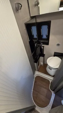 Fahrzeugbild Pössl Summit SHINE 600 LR mit Längsbetten #7