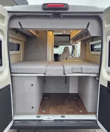 Fahrzeugbild Pössl Summit SHINE 600 LR mit Längsbetten #8