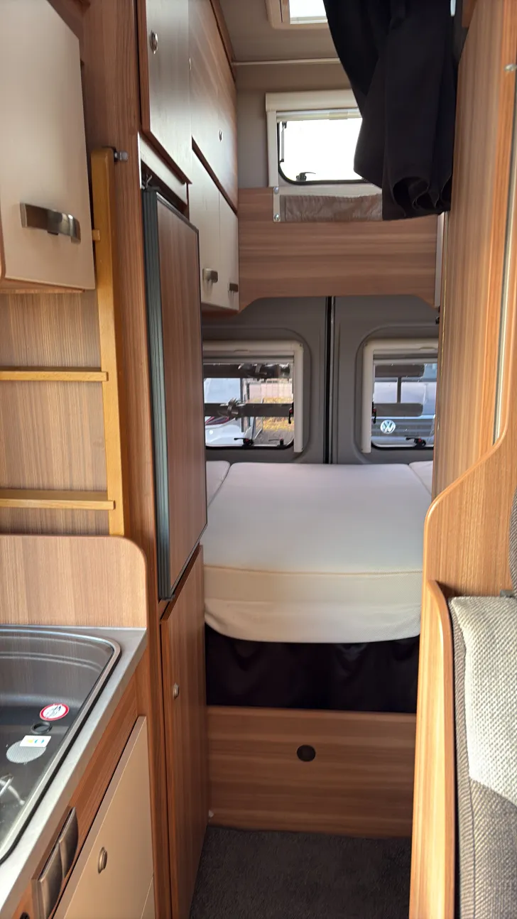 Sicht vorne-hinten Weinsberg CaraBus 600 MQH