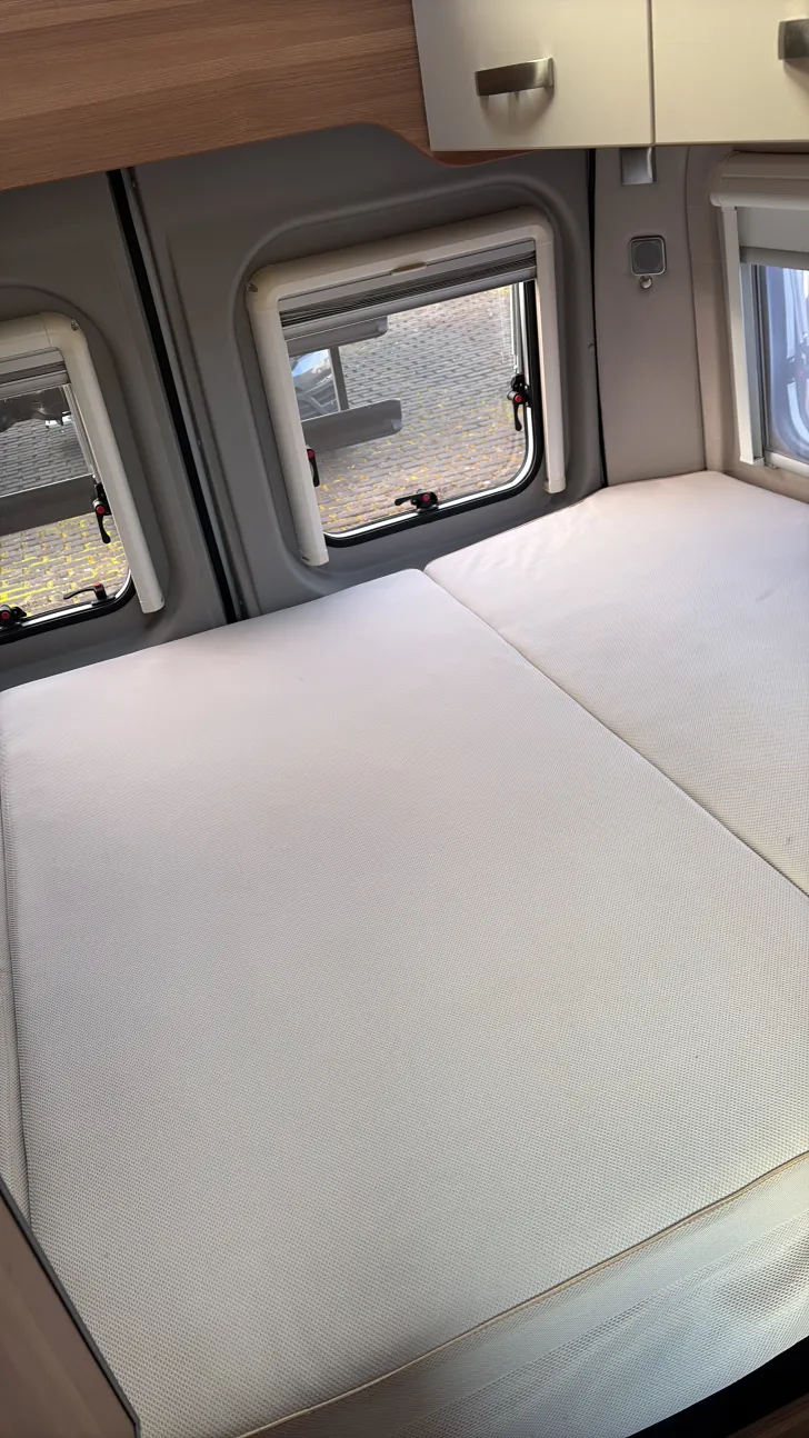 Betten Weinsberg CaraBus 600 MQH