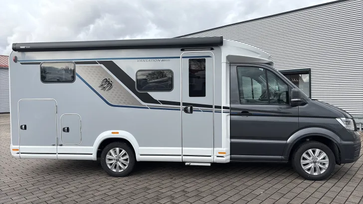 Seitlich Knaus Van TI 640 MEG Sofort verfügbar