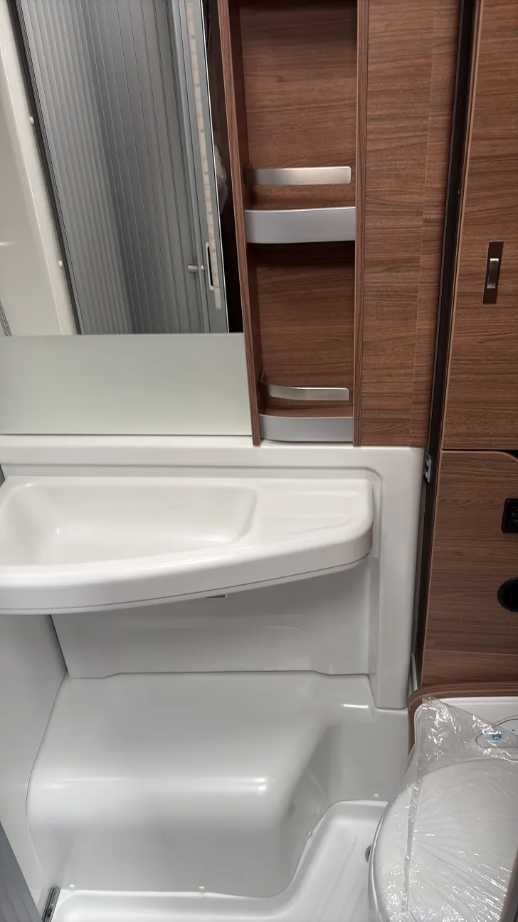 Toilette Knaus Van TI 640 MEG Sofort verfügbar