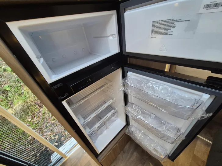 Fahrzeugbild Carado T 459 Solar 100 W, LED-Scheinwerfer, TV & SAT #19