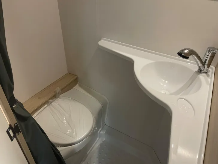 Fahrzeugbild Sterckeman Easy 420CP #10