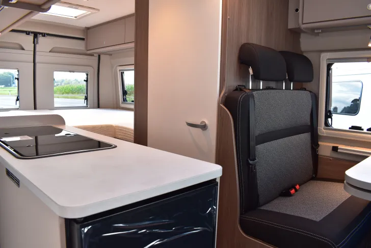 Fahrzeugbild Carado CV 602 pro Längsbetten, 2. Batterie, 5,99 #7