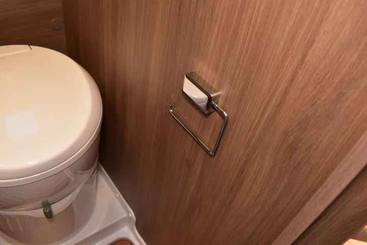 Fahrzeugbild Carado CV 602 pro Längsbetten, 2. Batterie, 5,99 #23