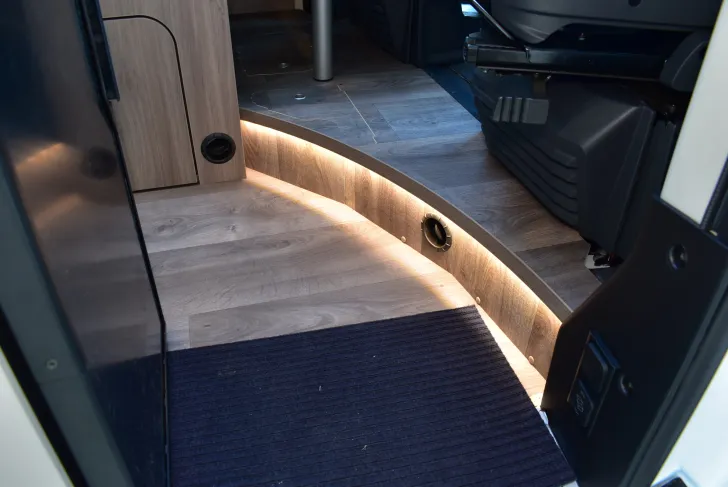 Fahrzeugbild Carado CV 602 pro Längsbetten, 2. Batterie, 5,99 #28