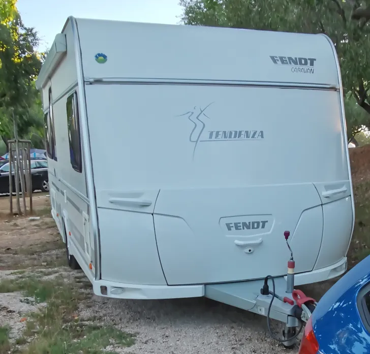 Grundriss Nacht Fendt Tendenza 465 SFB Gut gepflegt