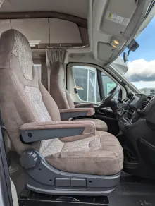 Fahrzeugbild Malibu T 430 LE Touring 140 PS | Schalter - 2094 #10