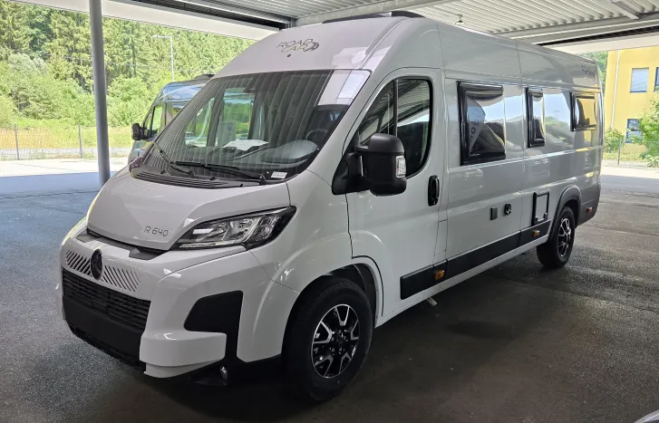 Fahrzeugbild Roadcar R 640 mit Längsbetten #5